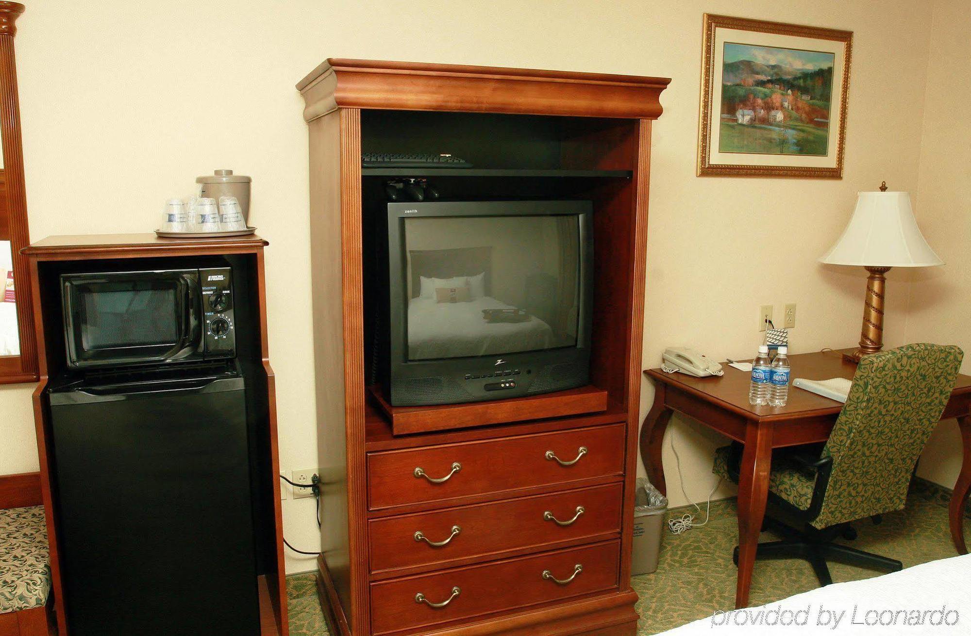 Hampton Inn & Suites Розуэлл Номер фото