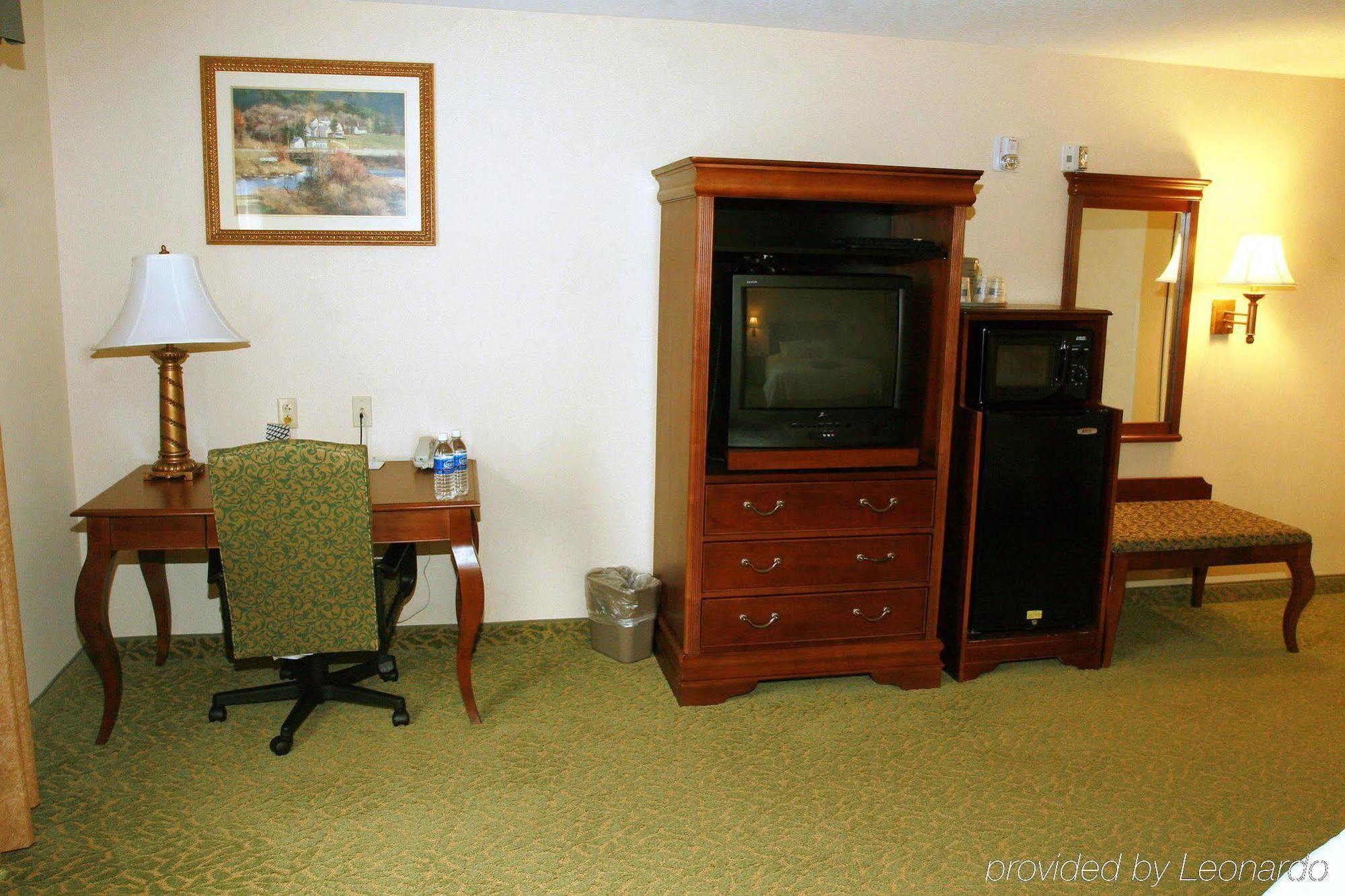 Hampton Inn & Suites Розуэлл Номер фото
