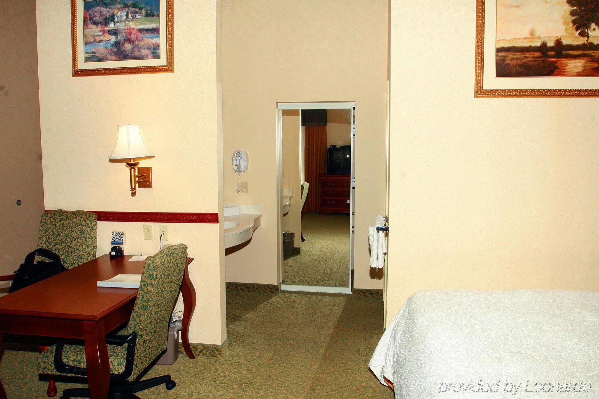 Hampton Inn & Suites Розуэлл Номер фото