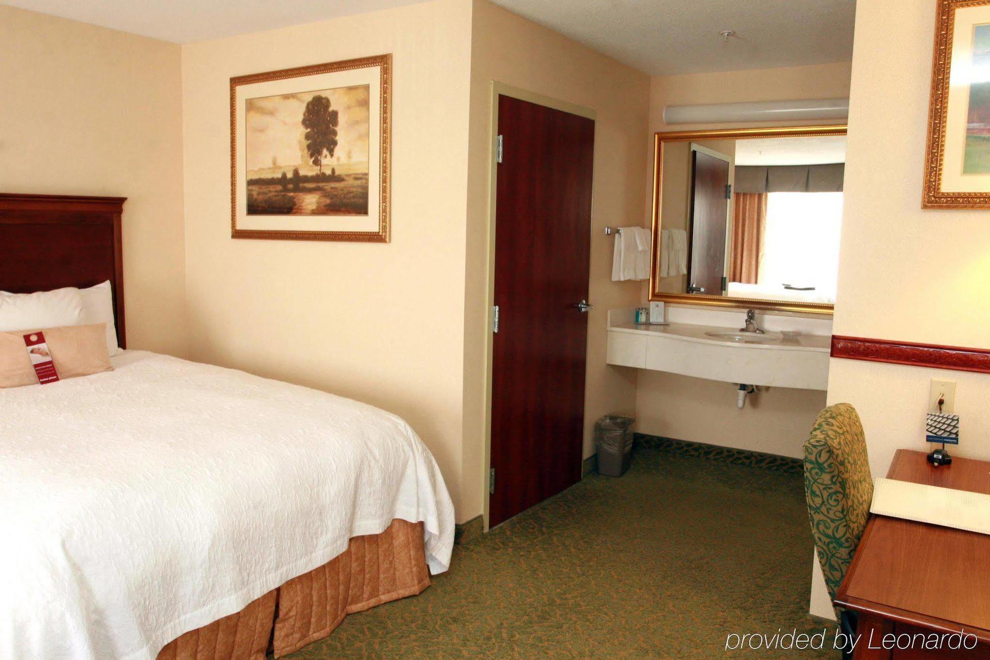 Hampton Inn & Suites Розуэлл Номер фото