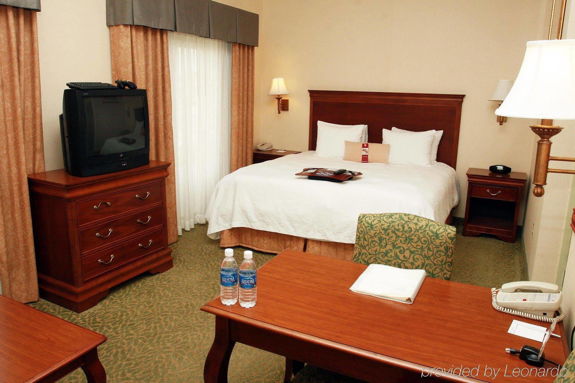 Hampton Inn & Suites Розуэлл Номер фото